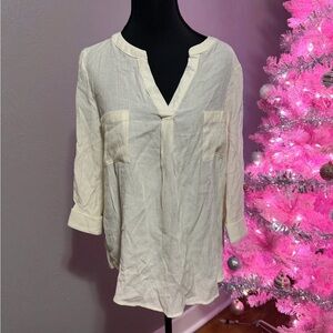 NWT E& M Cream V Neck Tunic Button Down Back Size Large. Style # EM6443